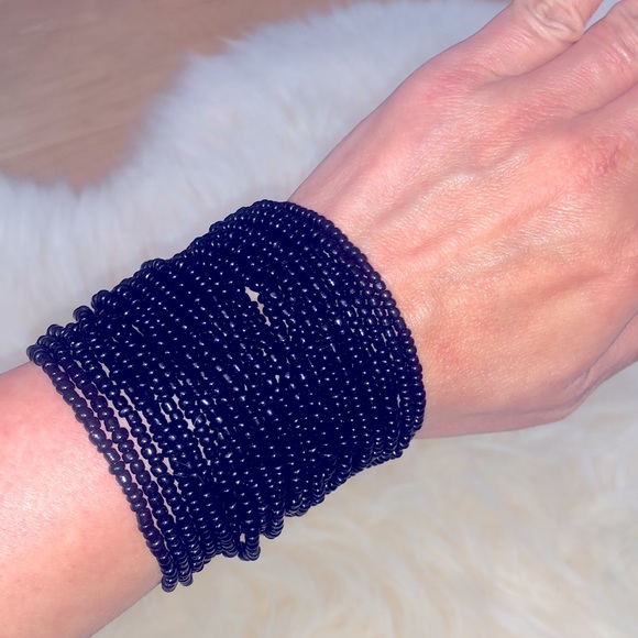 Bracelet with beads design - Picture 2 of 3